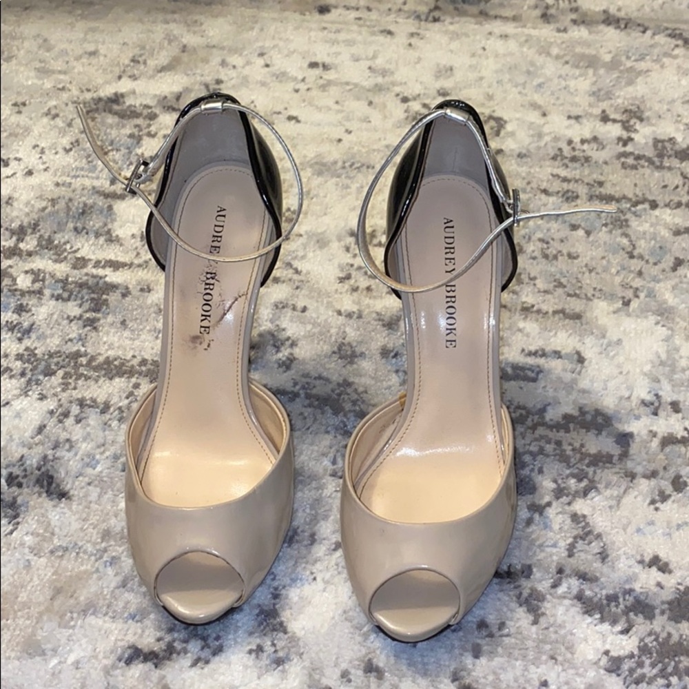 Shoes - Picture 2 of 5